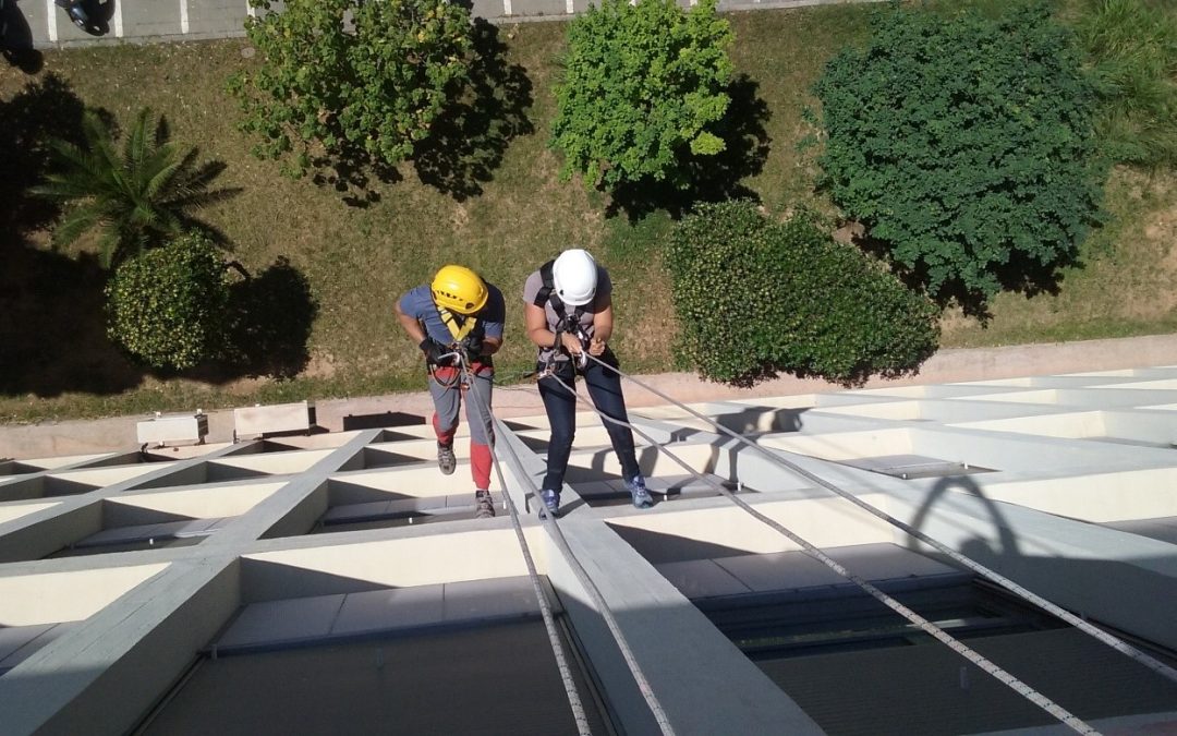 New professional profiles for the rehabilitation of buildings in Spain